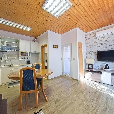 Apartman With A Parking Space Postira, Brac - 22159