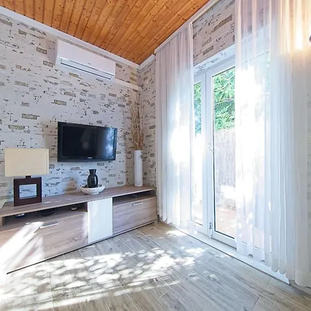 Apartman With A Parking Space Postira, Brac - 22159